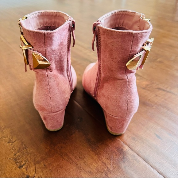 ( SOLD! )  NWOT Girls wedge boots - Picture 3 of 7